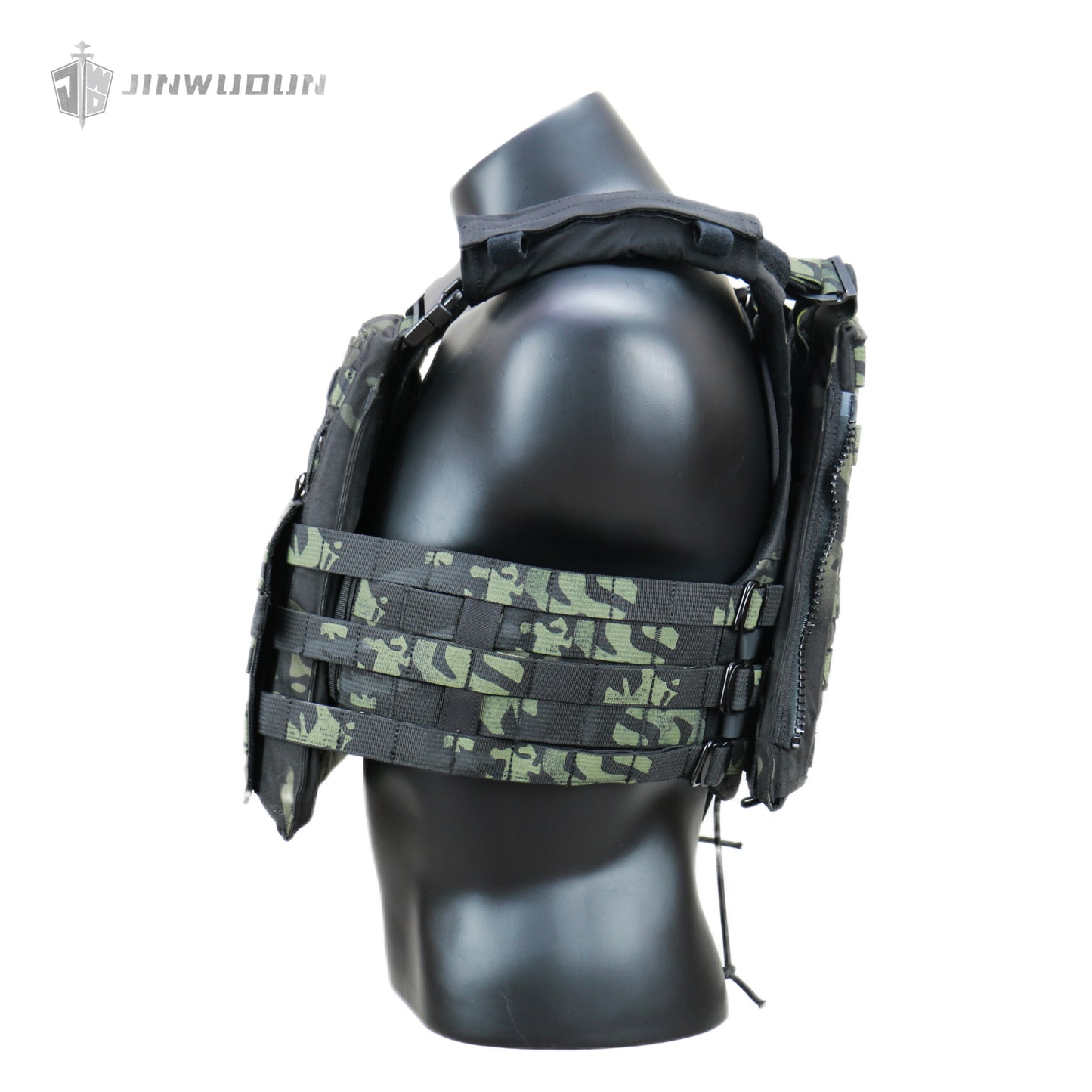 AVS tactical bulletproof vest, made of Cordura material, equipped with a quick-release system multifunctional vest